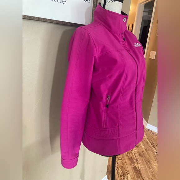 The North Face womens size S coat bright vibrant pink - Picture 4 of 9